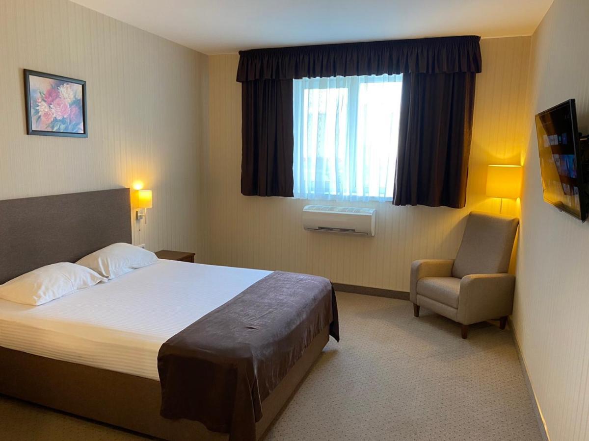 Hotel 7Ya Krasnosilske Ngoại thất bức ảnh
